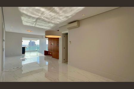 Apartamento à venda com 125m², 3 quartos e 2 vagas Apartamento à venda com 125m², 3 quartos e 2 vagasSala de Jantar