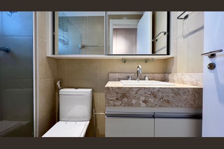 Apartamento à venda com 125m², 3 quartos e 2 vagas Apartamento à venda com 125m², 3 quartos e 2 vagasBanheiro da Suíte