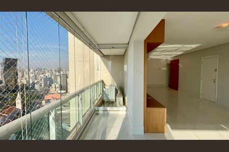 Apartamento à venda com 125m², 3 quartos e 2 vagas Apartamento à venda com 125m², 3 quartos e 2 vagasVaranda gourmet