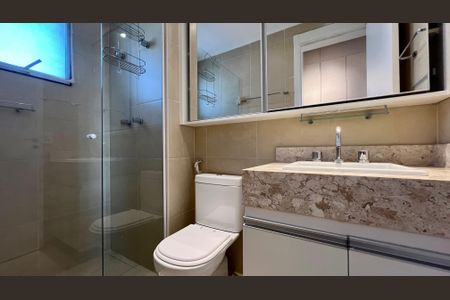 Apartamento à venda com 125m², 3 quartos e 2 vagas Apartamento à venda com 125m², 3 quartos e 2 vagasBanheiro da Suíte