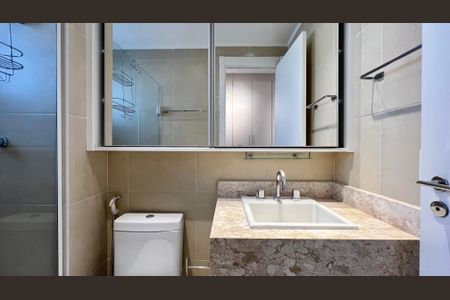 Apartamento à venda com 125m², 3 quartos e 2 vagas Apartamento à venda com 125m², 3 quartos e 2 vagasBanheiro da Suíte