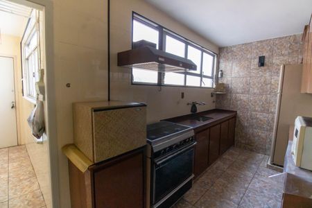 Apartamento à venda com 220m², 4 quartos e 2 vagasCozinha