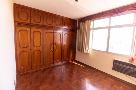 Apartamento à venda com 220m², 4 quartos e 2 vagasSuíte