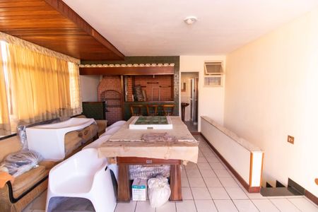 Apartamento à venda com 220m², 4 quartos e 2 vagasCobertura