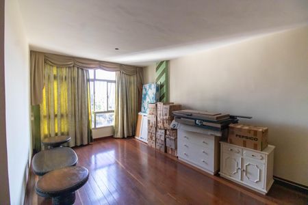 Apartamento à venda com 220m², 4 quartos e 2 vagasSala