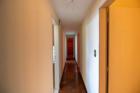 Apartamento à venda com 220m², 4 quartos e 2 vagasCorredor