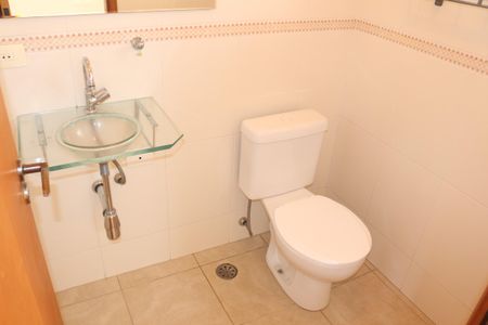 Casa à venda com 312m², 3 quartos e 8 vagasLavabo