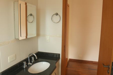 Casa à venda com 312m², 3 quartos e 8 vagasBanheiro da Suíte 3