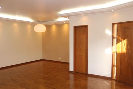 Casa à venda com 312m², 3 quartos e 8 vagasSala