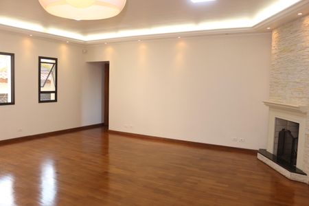 Casa à venda com 312m², 3 quartos e 8 vagasSala