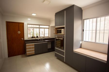 Casa à venda com 256m², 3 quartos e 2 vagasCozinha