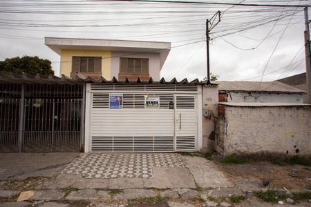 Casa à venda com 256m², 3 quartos e 2 vagasFachada