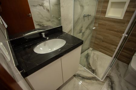 Casa à venda com 256m², 3 quartos e 2 vagasBanheiro