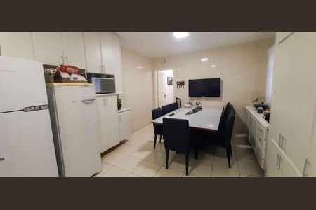 Casa à venda com 200m², 4 quartos e 2 vagasCopa