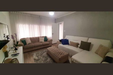 Casa à venda com 200m², 4 quartos e 2 vagasSala