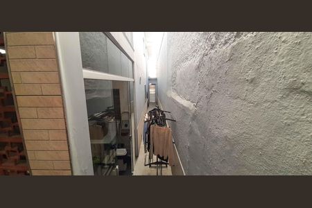 Casa à venda com 200m², 4 quartos e 2 vagasCorredor