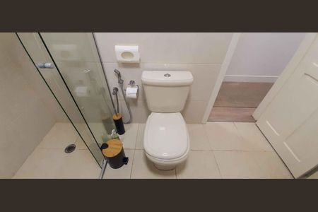 Casa à venda com 200m², 4 quartos e 2 vagasBanheiro debaixo