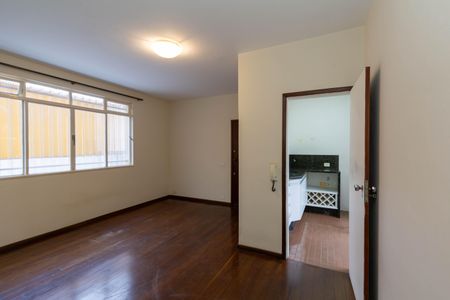 Apartamento à venda com 101m², 2 quartos e 2 vagasSala