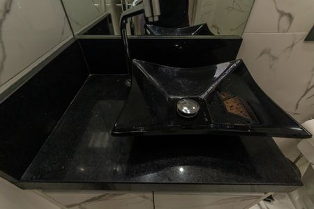 Casa de condomínio à venda com 70m², 2 quartos e 1 vagaBanheiro da Suíte 1