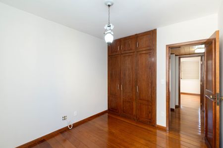 Apartamento para alugar com 180m², 5 quartos e 2 vagasQuarto 2