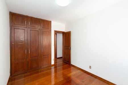 Apartamento para alugar com 180m², 5 quartos e 2 vagasQuarto