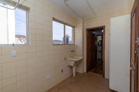 Apartamento para alugar com 180m², 5 quartos e 2 vagasÁrea de Serviço