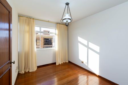 Apartamento para alugar com 180m², 5 quartos e 2 vagasSala