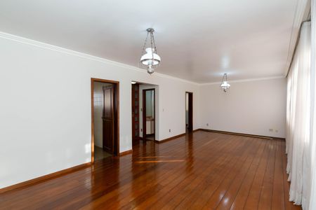 Apartamento para alugar com 180m², 5 quartos e 2 vagasSala