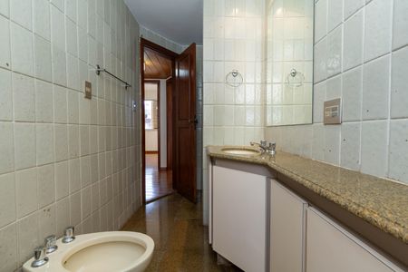 Apartamento para alugar com 180m², 5 quartos e 2 vagasBanheiro 2