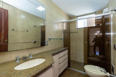 Apartamento para alugar com 180m², 5 quartos e 2 vagasBanheiro