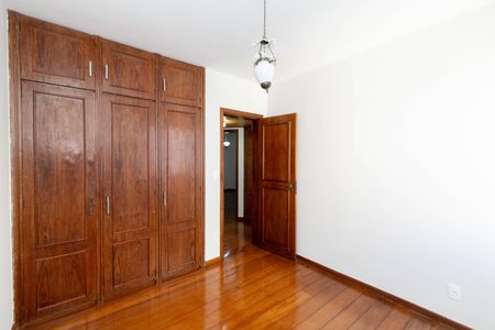 Apartamento para alugar com 180m², 5 quartos e 2 vagasQuarto 2