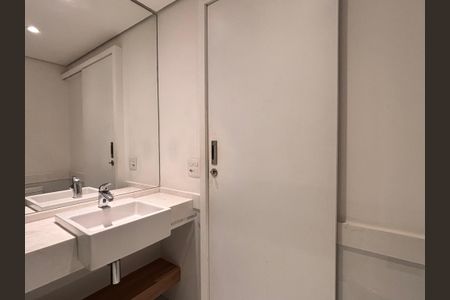 Studio à venda com 50m², 1 quarto e 1 vaga Studio à venda com 50m², 1 quarto e 1 vagaBanheiro