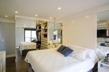 Apartamento à venda com 200m², 3 quartos e 4 vagasSuíte 1