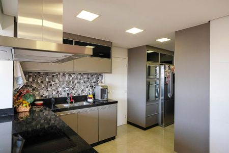 Apartamento à venda com 200m², 3 quartos e 4 vagasCozinha