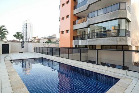 Apartamento à venda com 200m², 3 quartos e 4 vagasPiscina