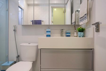 Apartamento à venda com 200m², 3 quartos e 4 vagasBanheiro da suíte 2