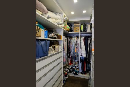 Apartamento à venda com 200m², 3 quartos e 4 vagasCloset da suíte 1
