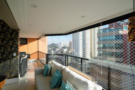Apartamento à venda com 200m², 3 quartos e 4 vagasVaranda da sala