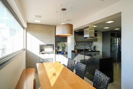 Apartamento à venda com 200m², 3 quartos e 4 vagasCozinha