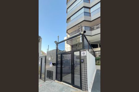 Apartamento à venda com 200m², 3 quartos e 4 vagasFachada