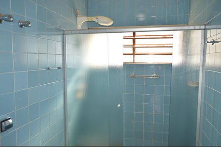 Casa à venda com 111m², 3 quartos e 2 vagasBanheiro