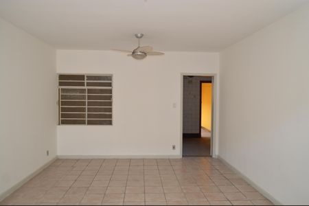 Casa à venda com 111m², 3 quartos e 2 vagasSala 