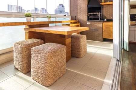 Apartamento à venda com 140m², 3 quartos e 3 vagasVaranda