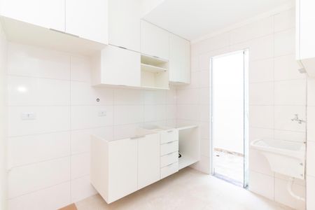 Apartamento para alugar com 42m², 2 quartos e sem vaga Apartamento para alugar com 42m², 2 quartos e sem vagaCozinha e Área de Serviço