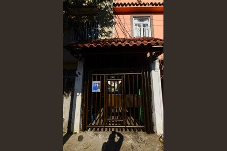 Casa para alugar com 115m², 2 quartos e 1 vaga Casa para alugar com 115m², 2 quartos e 1 vagaFachada