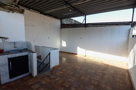 Casa para alugar com 115m², 2 quartos e 1 vaga Casa para alugar com 115m², 2 quartos e 1 vagaTerraço