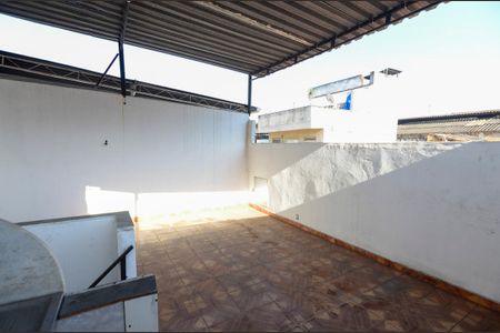 Casa para alugar com 115m², 2 quartos e 1 vaga Casa para alugar com 115m², 2 quartos e 1 vagaTerraço