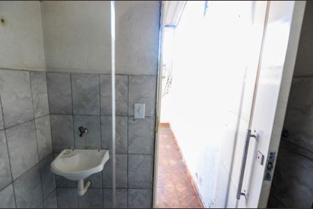 Casa para alugar com 115m², 2 quartos e 1 vaga Casa para alugar com 115m², 2 quartos e 1 vagaBanheiro de Serviço