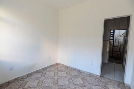 Casa para alugar com 115m², 2 quartos e 1 vaga Casa para alugar com 115m², 2 quartos e 1 vagaSala