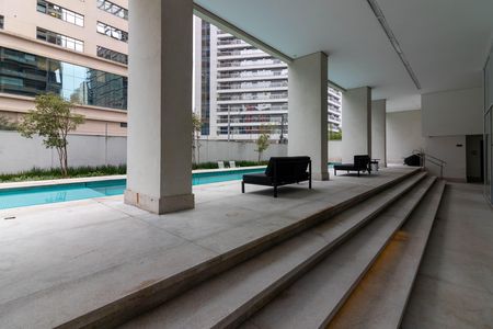 Studio à venda com 30m², 1 quarto e 1 vaga Studio à venda com 30m², 1 quarto e 1 vagaÁrea comum - Piscina